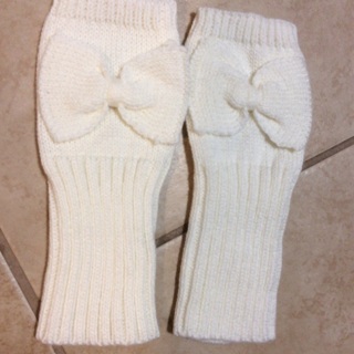 BN Knit Fingerless Gloves .