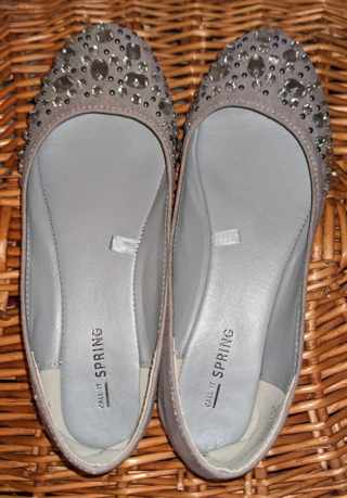 FLATS - EMBELLISHED w/RHINSTONES - 6.5 - EUC - FREE SHPG