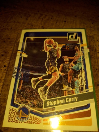 Two card lot basketball Stephen Curry and chet Holmgren, NBA's future 