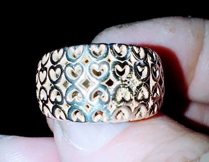 RING HAND MADE BEAUTIFUL SOLID STERLING SILVER HEAVY 10.8 GRAMS SIZE 6 3/4 FANTASTIC HEARTS LOOK!