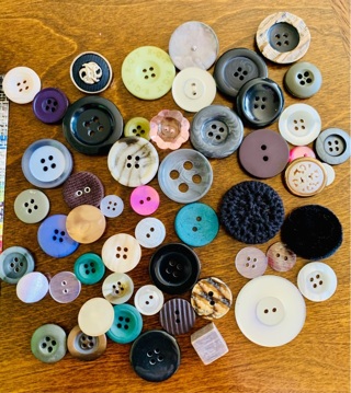 50 Random Buttons for Crafts