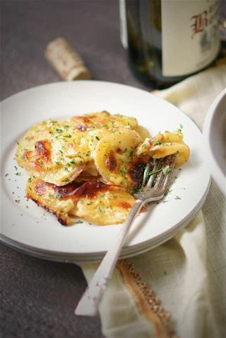 SCALLOPED RED POTATOES  RECIPE CARD