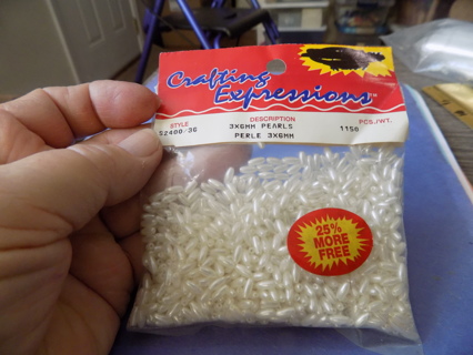 NIP Crafting Exprssions white oval pearl beads quantity 1150