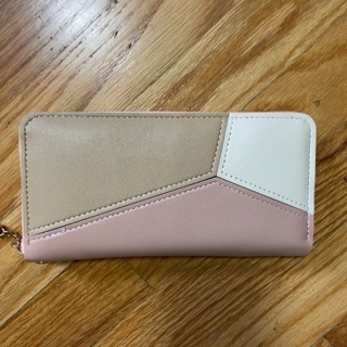 Women’s Wallet with Compartments.
