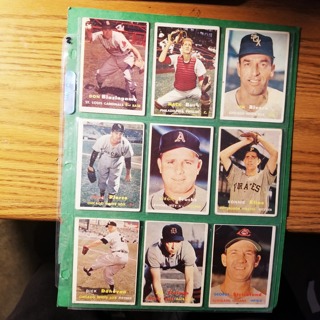 9 - LOT 1957 TOPPS - LOW TO MID GRADE - BASEBALL CARDS