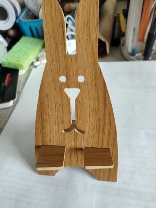 Cell phone rabbit stand