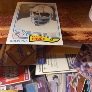 1982 topps Earnie rhone football card 