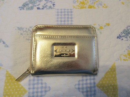 Gold Nanette Lepore Wallet in Excellent Condition Floral Lining