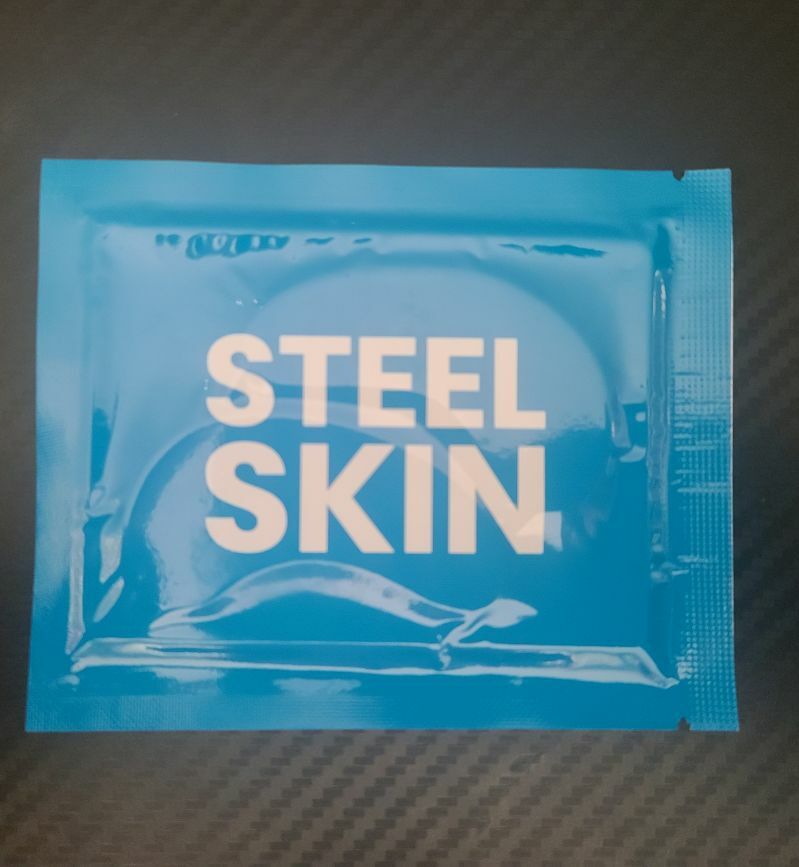 FREE: New Free STEEL SKIN Power Retinol Renewal Eye Masks ‐ 1 Pair