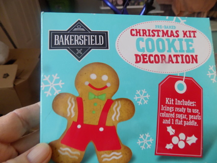 Bakersfield Pre-Baked Christmas kit cookie decoration kit