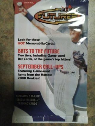 2001 FLEER FUTURES SEALED PACK OF 8 BASEBALL CARDS-LOOK FOR GAME USED ITEMS