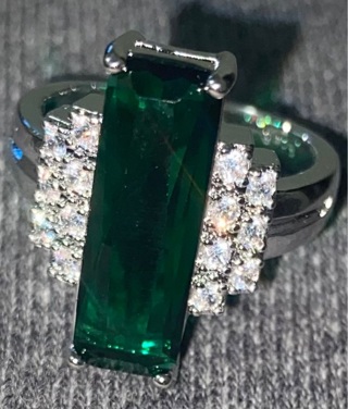 925 Emerald look ring! Size 6