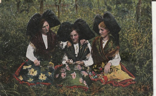 Vintage Used Postcard: (d): 1920 3 Women