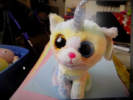TY Beanie boos Heather the UNIKITTY in pastel colors 1 yellow eye 1 blue