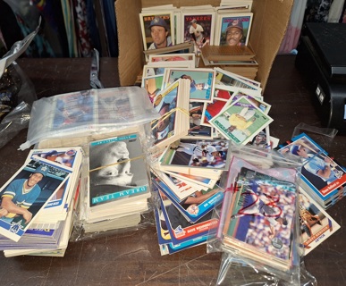 OVER 500+ Baseball Cards! Assorted