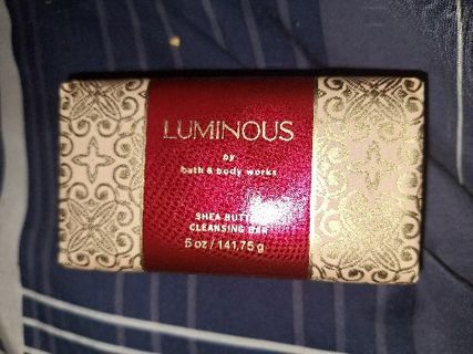 BBW luminous shea butter cleansing bar