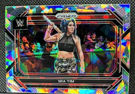 2022 WWE Prizm - Mia Yim Cracked Ice Holo Prizm #74