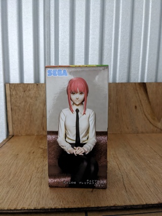 NEW in box - Chainsaw Man Makima Sitting Noodle Stopper Perching Anime Figure
