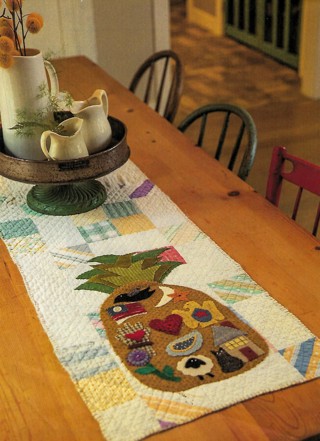 NEW PATCHWORK AND WOOL EMBROIDERY TABLE RUNNER PATTERN~FREE SHIP~