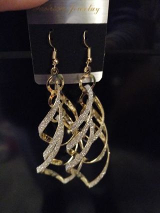 BNIP 4 Pairs of Costume Jewelry Earrings