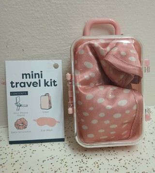 ❤️❤️BNWT: Mini Travel Kit (Read for Contents)❤️❤️