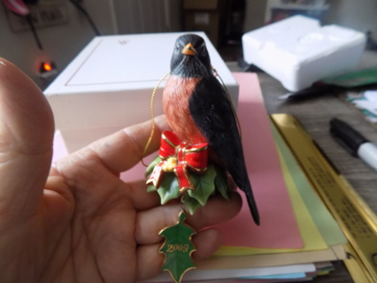 Fine porcelain 2009 Beautiful Robin ornament new in org. box