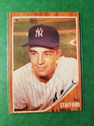 1962 - TOPPS EXMT - NRMT BASEBALL - CARD NO. 570 - BILL STAFFORD - YANKEES