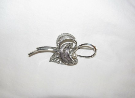Vintage Western Germany Filigree Silver with Pearl Brooch Pin