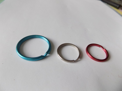 3 different color aluminum ring keychain, blue, silver, red