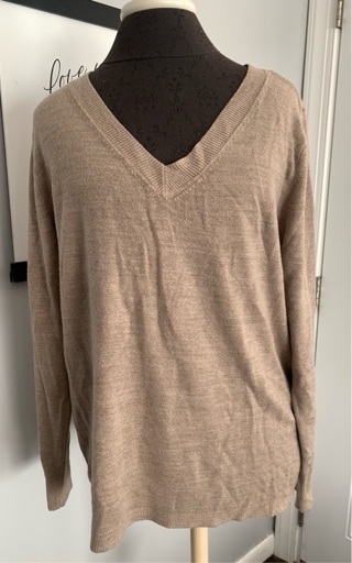 Croft & Barrow Women’s Beige V-neck Sweater Size XL 