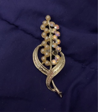 Vintage Gold Tone Metal Ladies Brooch Pin