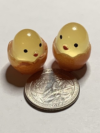 EGG SHELL CHICKS~#25~YELLOW~SET OF 2~GLOW IN THE DARK~FREE SHIPPING!