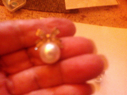 very pretty pearl like earrings