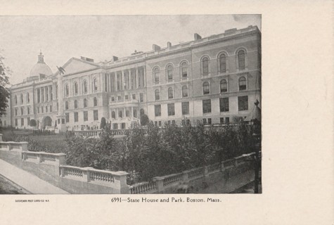 Vintage Unused Postcard: d: State House & Park, Boston, MA