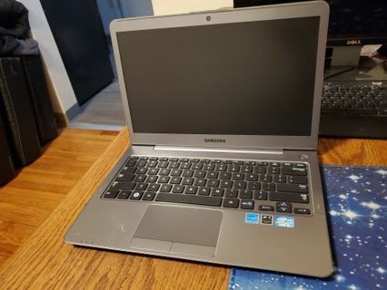 Samsung Series 5 NP530U3B-A02US 13.3" Ultrabook Computer (Silver) Windows 10