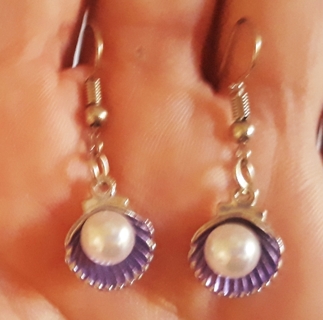 Shell with Pearl Pierced Earrings