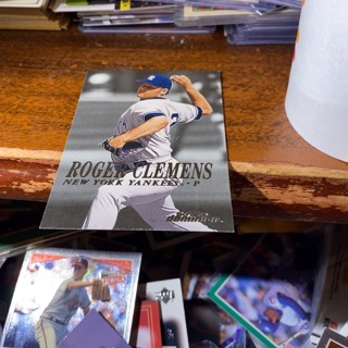 2000 fleer skybox dominion Roger Clemens baseball card 