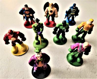 9 small (2") DC Comics Superhero and Villains game pieces - no moving parts - VG