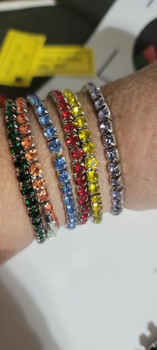 6 Stretchy bracelets