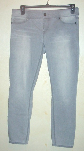 Lot of 2 - (L) Maurices Jeans - Jeggings and Capris