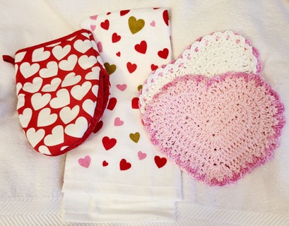 Crochet 2 Heart Dish Cloth PLEASE READ DESCRIPTION TO SEE WHAT IS INCLUDED IN THIS SET
