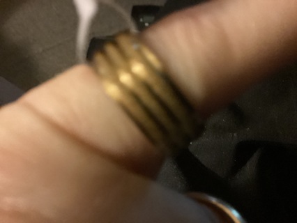 GOLDEN STRIPED RING SIZE 9