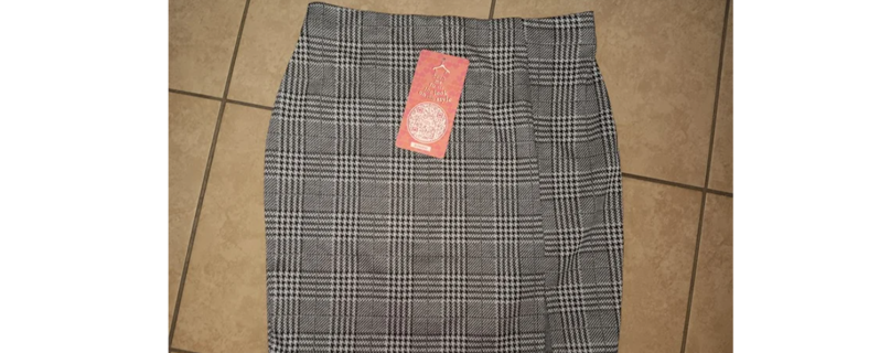 NWT HEARTS HIPS Mini Pencil Skirt Ladies Size Large Black White Stretch Sexy