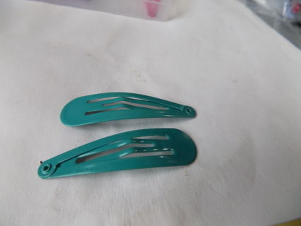 Pair of metal hair clips # 40 dark green