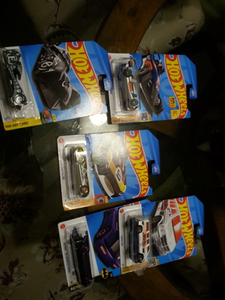 5 new Hot Wheels LOT 2