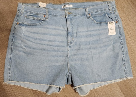 NEW - Levi Strauss - denim high rise shorts - size 26 / W38