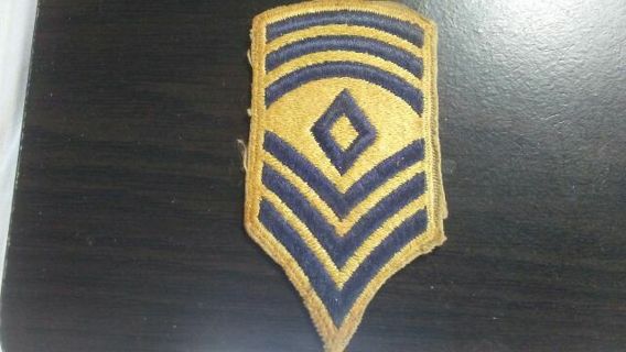 VINTAGE SMALL UNITED STATES ARMY MILITARY PATCH. SEE PICS FOR CONDITION.