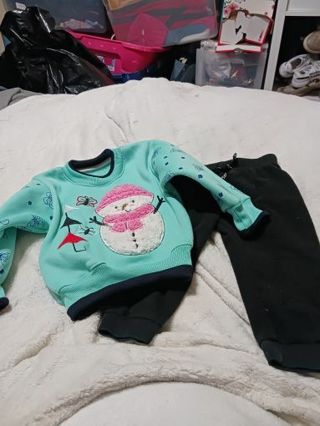 Baby girl snowman sweatshirt and pair legging size 12m