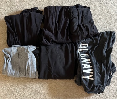 Women’s size xl, 6 pairs of athletic pants