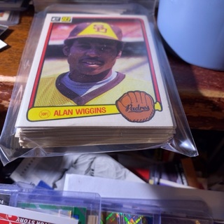 (25) random 1983 donruss baseball cards 